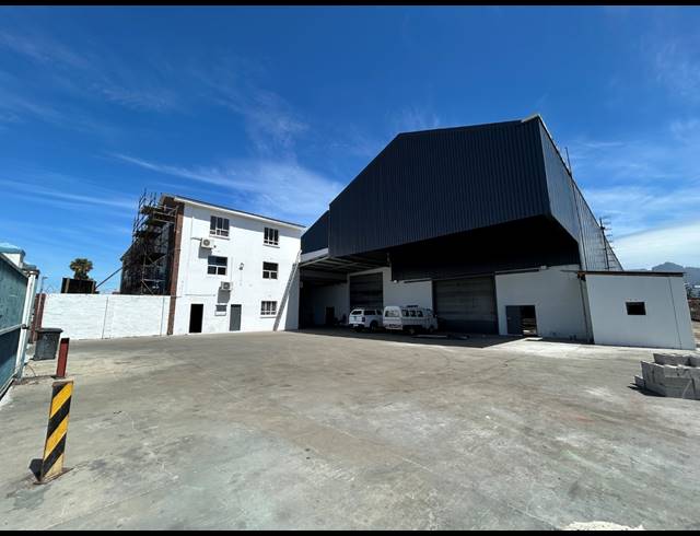 7,255M² WAREHOUSE TO LET IN EPPING INDUSTRIAL